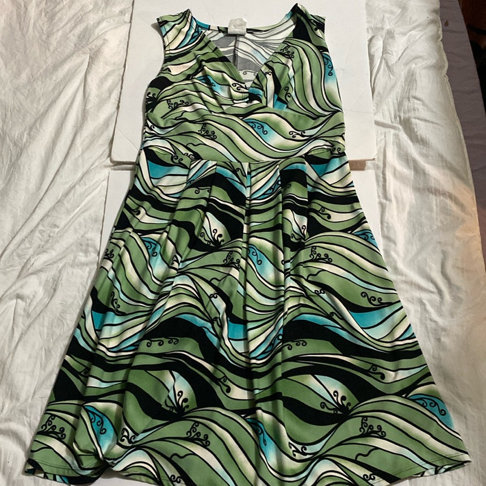 Vintage Clientele Stylish Green Patterned Sleeveless Dress in EUC